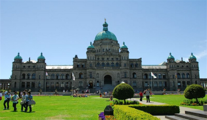 1639623944968280.jpg 加拿大高中_副本.jpg