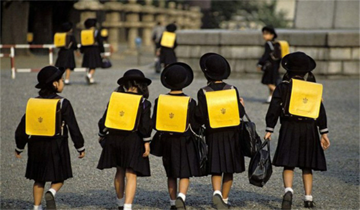 日本小学.jpg